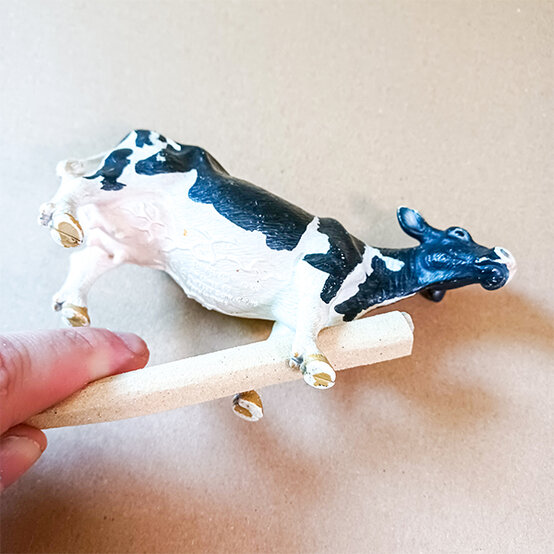 Toy%20Spray%20Paint_Step2c.jpg?sw=554&q=85