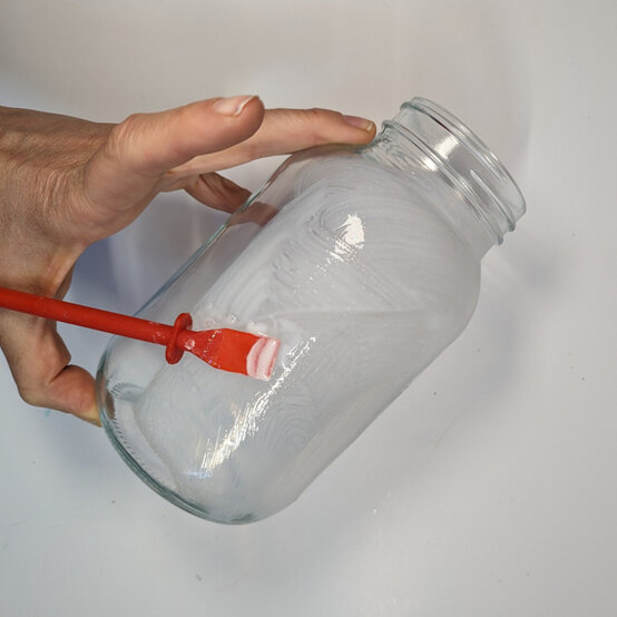 idea_halloween-glass-lanterns-mummy_step1.jpg?sw=554&q=85