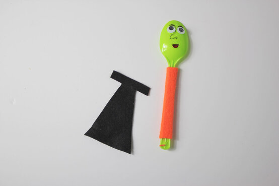 spoon_puppets_step3.jpg?sw=554&q=85