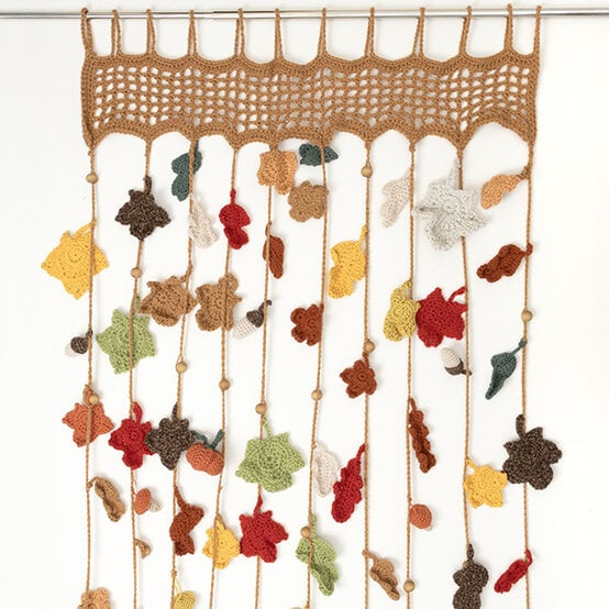 ideas%5Fhow%2Dto%2Dcrochet%2Dan%2Dautumn%2Ddoor%2Dcurtain%5Ffinished%2D1.jpg?sw=554&q=85