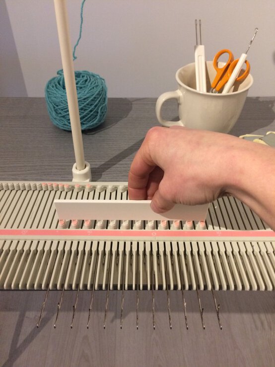 how-to-cast-on-2.jpg?sw=554&q=85