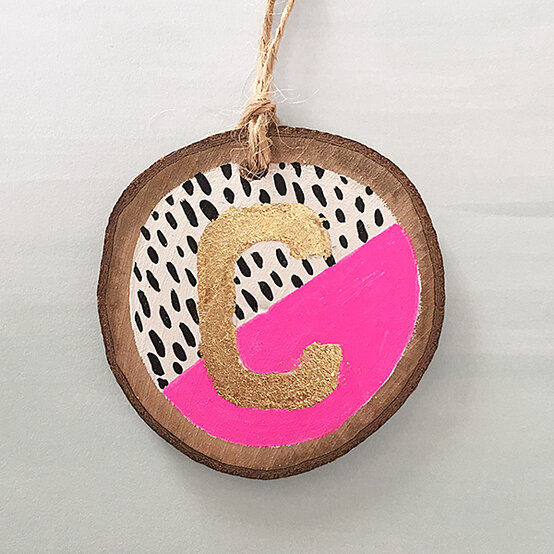 artisan-katherine-printall-woodslice-painted-C.jpg?sw=554&q=85