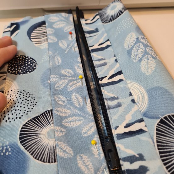 Idea_how-to-sew-a-patchwork-bag_step10a.jpg?sw=554&q=85