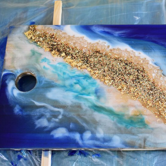 resin-cutting-board-step-8_4.jpg?sw=554&q=85