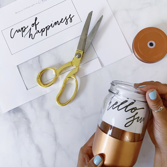 how-to-customise-drinking-jars-with-creative-lettering_step2.jpg?sw=554&q=85