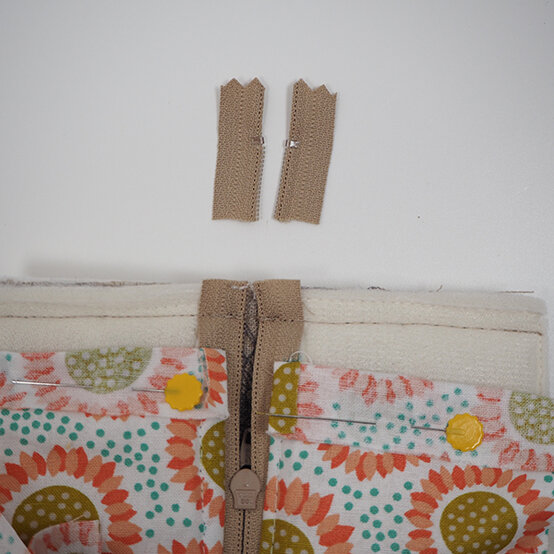 printed-boxy-bag-6.jpg?sw=554&q=85