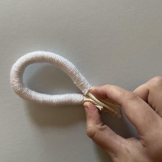 Macrame%20Bumble%20Bee.%20Step%202.jpeg?sw=554&q=85