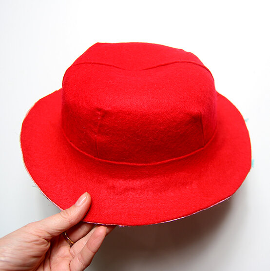 paddington-bear-costume-step12b.jpg?sw=554&q=85