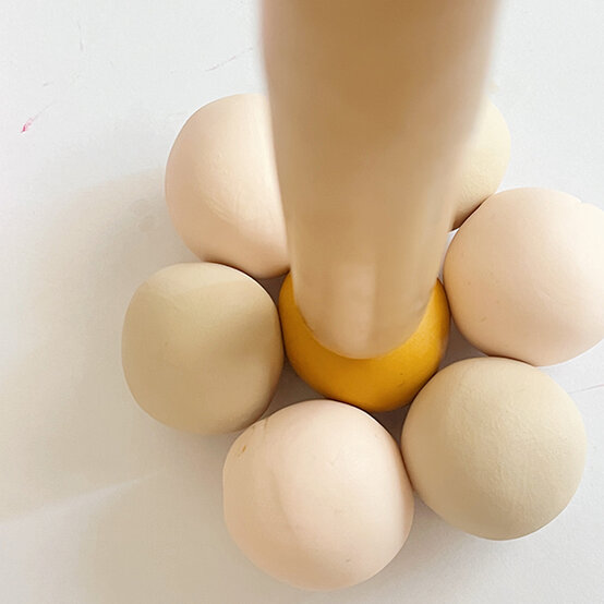 how-to-make-daisy-candle-holders-4.jpg?sw=554&q=85