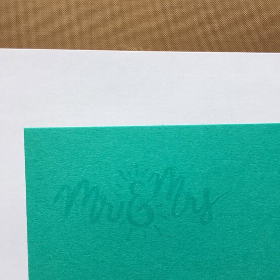 gliding-flakes-album-cover-gilding-step-3-edit.jpg?sw=554&q=85