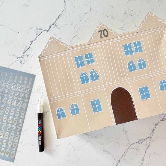 Idea_how-to-make-royal-craft-rolls_step7.jpg?sw=554&q=85