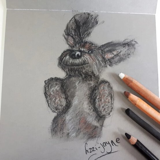 artisan-fiona-rheinberg-my-muse-in-charcoal.jpg?sw=554&q=85