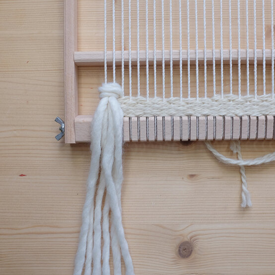 how_to_make_-a_floral_weave_14.jpg?sw=554&q=85