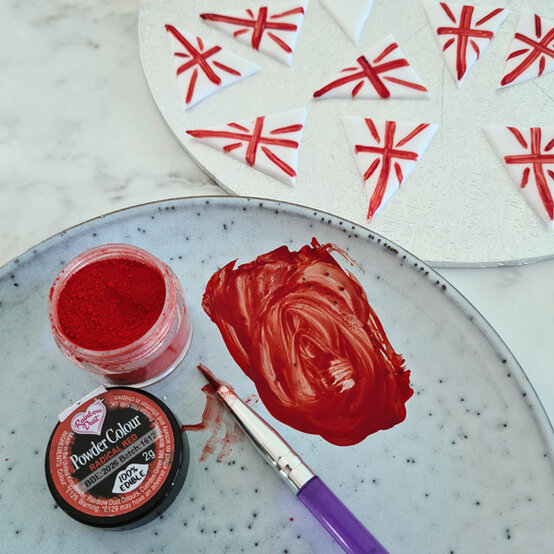 idea_how-to-make-a-coronation-cake_step7b.jpg?sw=554&q=85