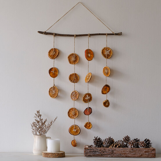 idea%5Fwinter%2Dvalue%2Dprojects%2Dhanging%5Fstep4.jpg?sw=554&q=85