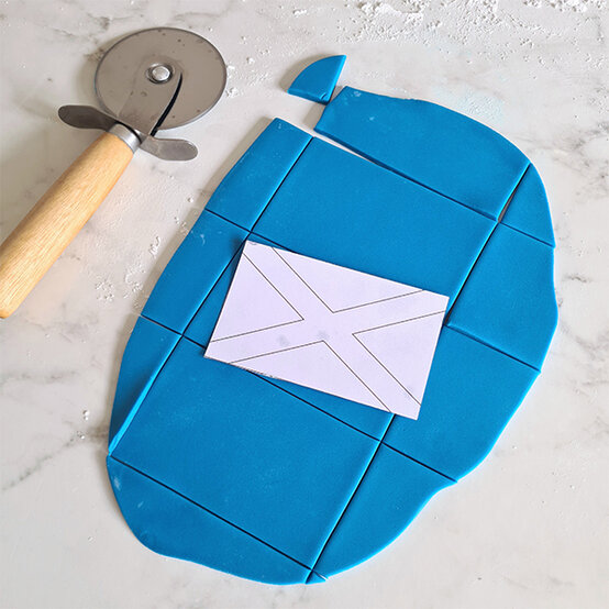 how-to-make-kilt-shortbread-biscuits_step-5b.jpg?sw=554&q=85