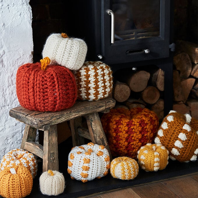 Autumn%20Craft%20Ideas_Crochet%20Pumpkins.jpg?sw=680&q=85