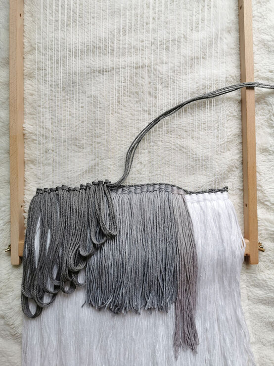 christmassceneweaving_step-10_3.jpg?sw=554&q=85