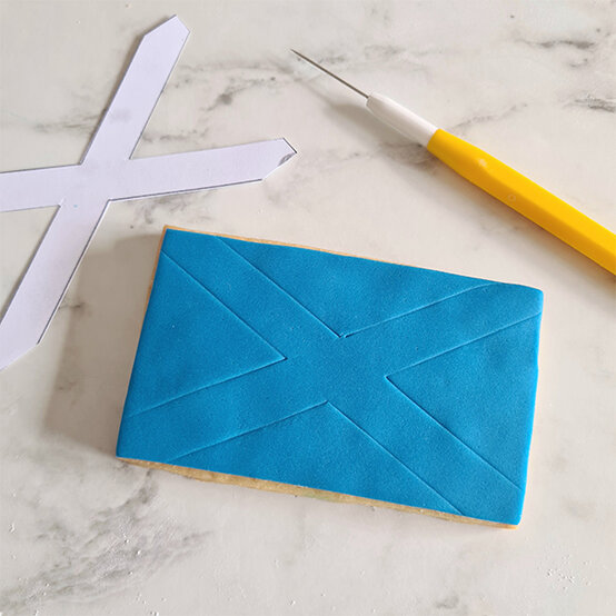 how-to-make-kilt-shortbread-biscuits_step-9a.jpg?sw=554&q=85