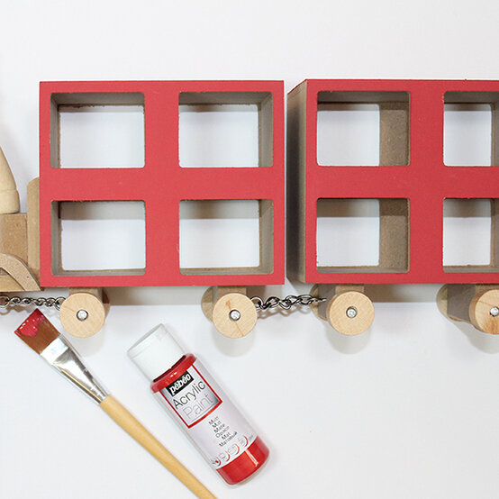 traditional-advent-train-2.jpg?sw=554&q=85