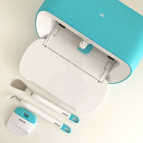 how-to-personalise-a-teepee-tent_step1.jpg?sw=554&q=85