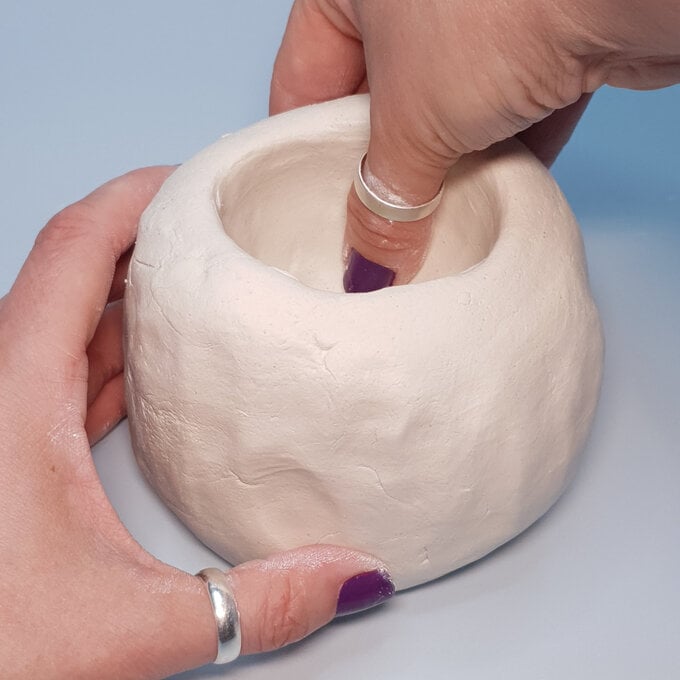 Idea_how-to-make-a-yarn-bowl-with-air-drying-clay_step2d.jpg?sw=680&q=85