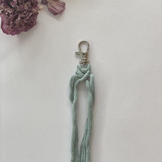 Idea_macrame-stash-busting-_keyring-STEP3.jpg?sw=554&q=85