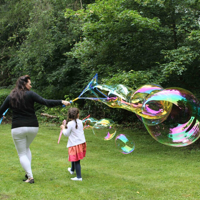 idea_fun-outdoor-activities-for-kids_bubbles.jpg?sw=680&q=85