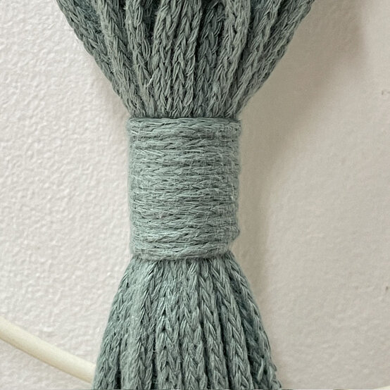 How%2Dto%2DMake%2Da%2DMacrame%2DFrame%5FOval%2Dstep14.jpg?sw=554&q=85