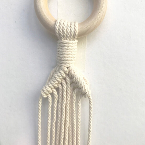 idea_macrame-large-christmas-tree_step5.jpg?sw=554&q=85