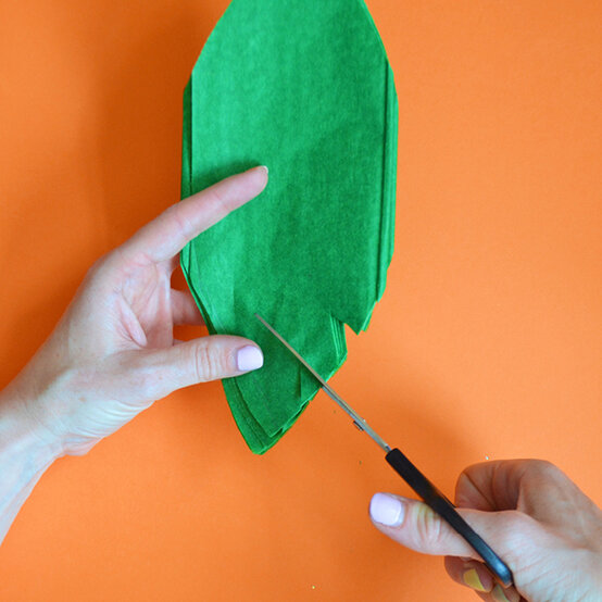 jungle-themed-party-leaf-garlands-step5.jpg?sw=554&q=85