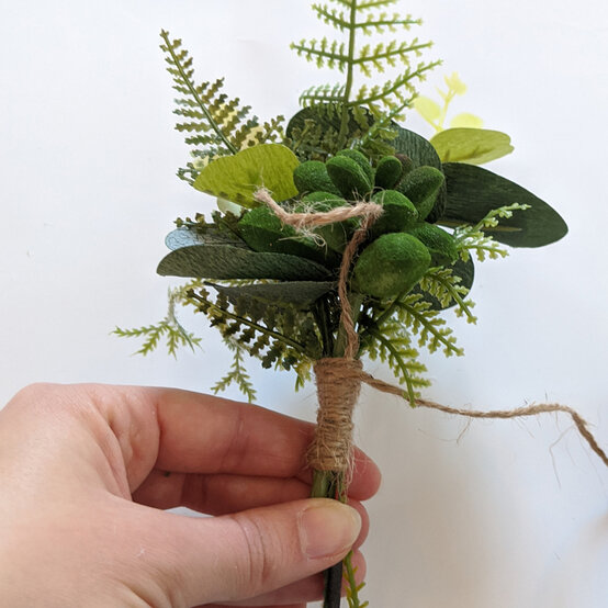 everlasting-buttonhole_step7_2.jpg?sw=554&q=85