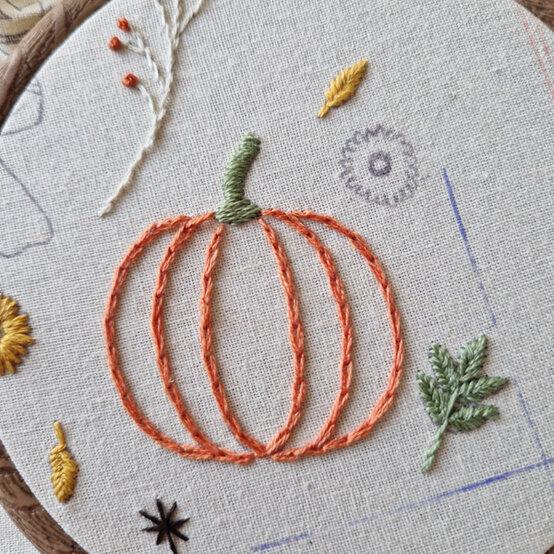 idea%5Fautumn%2Dembroidery%2Dprojects%2Dto%2Dtry%2Dnapkin%5Fstep%2D12.jpg?sw=554&q=85