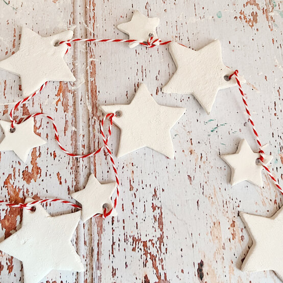 idea_clay-tree-decorations-garland_step4.jpg?sw=554&q=85