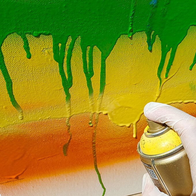 idea_gravity-drip-canvas-with-spray-paint_step7c.jpg?sw=680&q=85