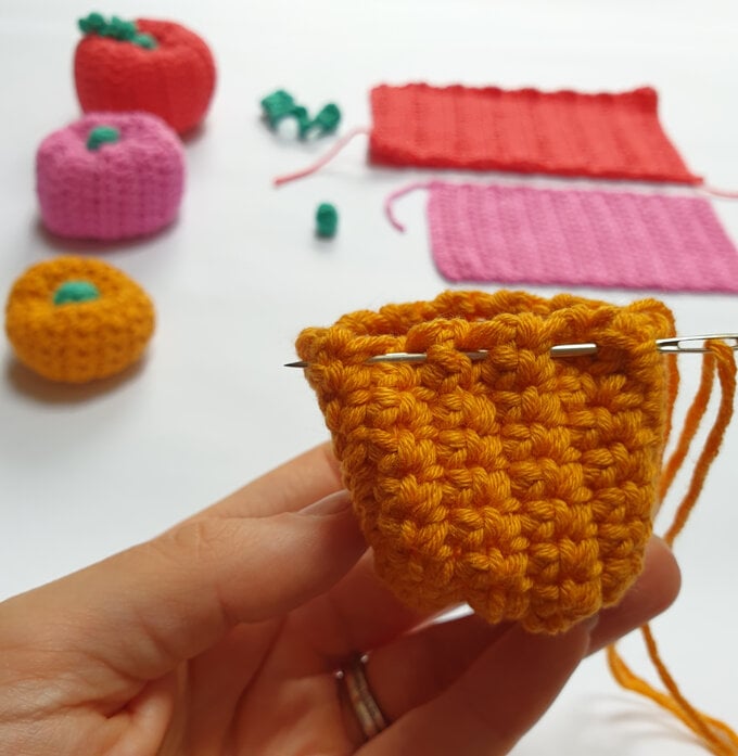 how-to-crochet-an-autumn-wreath-pumpkin-4.jpg?sw=680&q=85