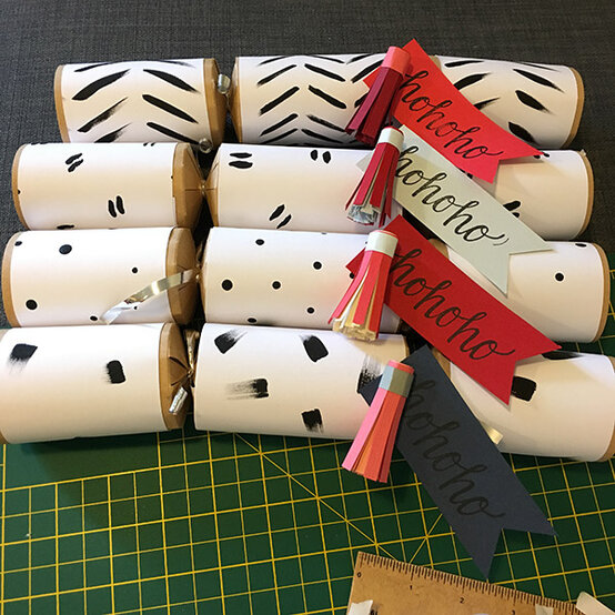 lorna-slessor-christmas-collection-cracker4.jpg?sw=554&q=85