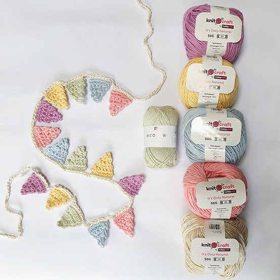 idea_how-to-crochet-an-easter-wreath-and-garland_bunting.jpg?sw=554&q=85