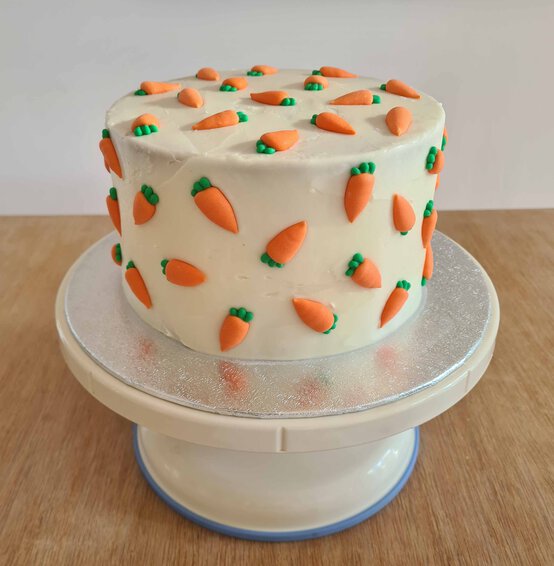carrot-cake-step-4-2.jpg?sw=554&q=85
