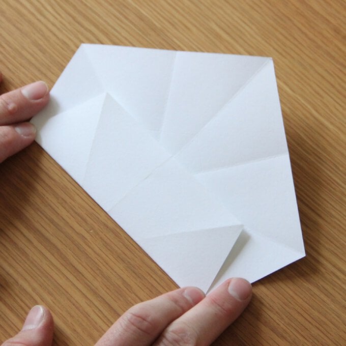 Origami-Star-Garland_Step4.jpg?sw=680&q=85