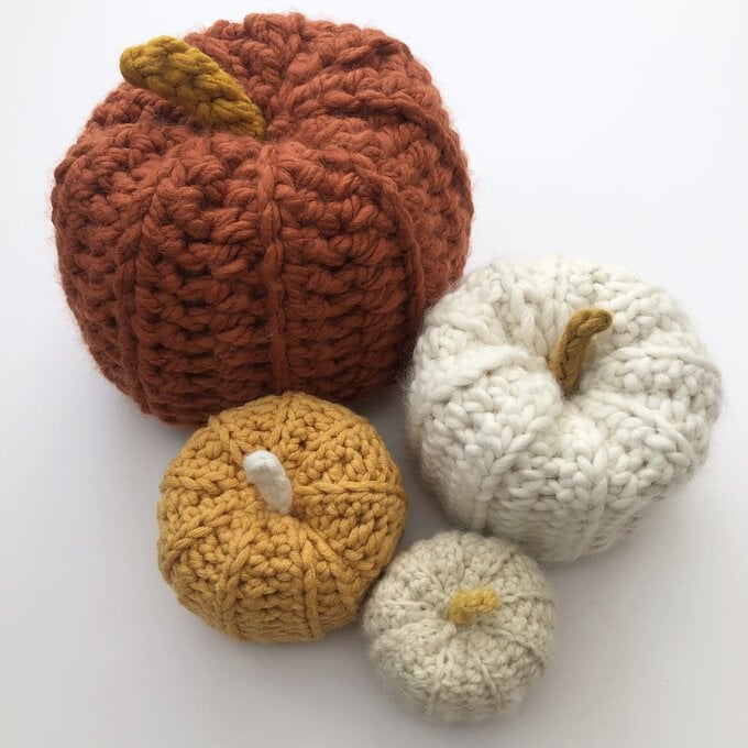 how-to-crochet-a-collection-of-pumpkins-step-1.jpg?sw=680&q=85