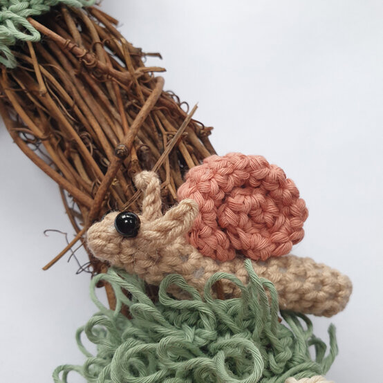 idea_hidden-garden-wreath_step3a.jpg?sw=554&q=85