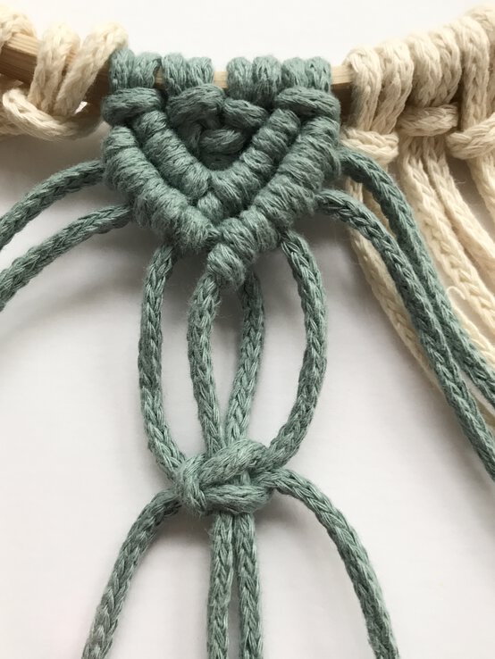 how_to_make_easter_macrame_wreath_5.jpg?sw=554&q=85