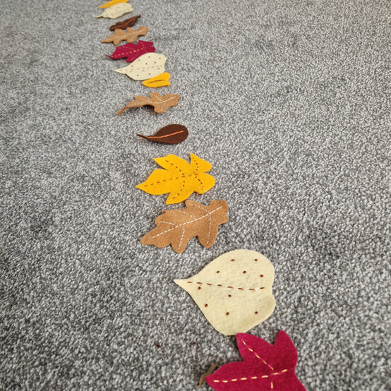idea_how-to-create-embroidered-autumn-garland_step14b.jpg?sw=554&q=85