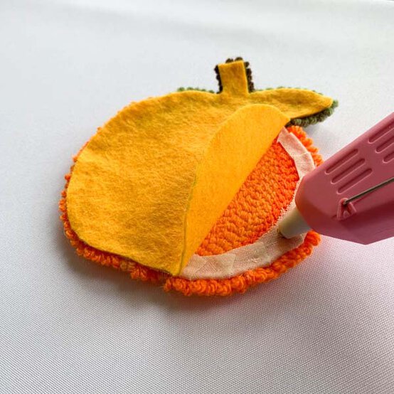 ideas%5Fhow%2Dto%2Dmake%2Dautumn%2Dpunch%2Dneedle%2Dcoasters%5Fstep%2D7b.jpg?sw=554&q=85