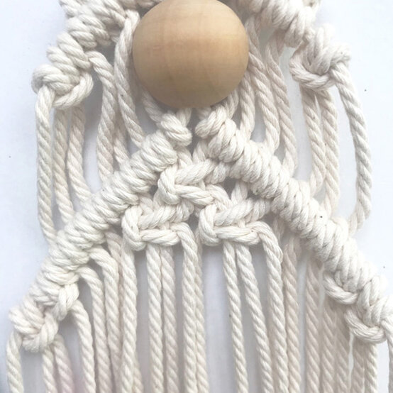 idea_macrame-large-christmas-tree_step10.jpg?sw=554&q=85