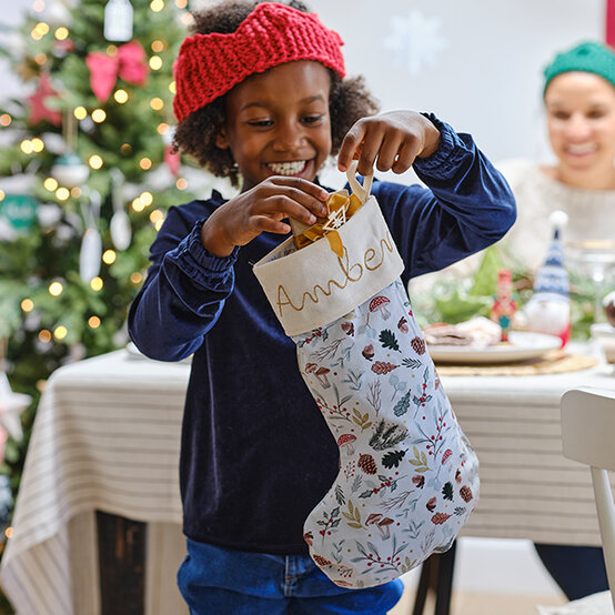 how-to-make-an-embroidered-stocking-main.jpg?sw=554&q=85