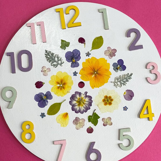 ideas_pressed-flower-gift-ideas-for-mothers-day_clock-2.jpg?sw=554&q=85