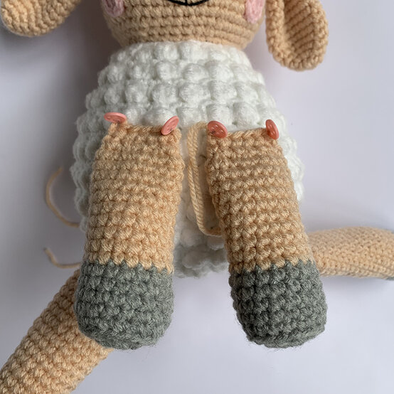 How%2Dto%2DCrochet%2Dan%2DAmigurumi%2DSheep%5FAssembly%5F2.jpeg?sw=554&q=85