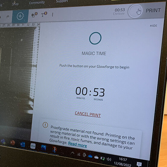 glowforge-how-to-make-a-personalised-memory-box_step3a.jpg?sw=554&q=85